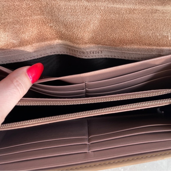 Gucci Blush Pink Patent Microguccissima Leather Continental Wallet - Picture 16 of 17